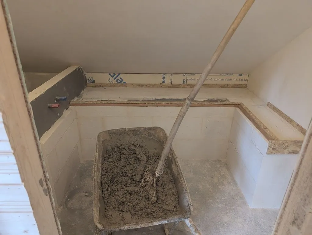 Screed mixed and ready for laying.